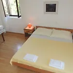 Travarevic - Two-bedroom Duplex 6 Adults *
