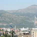 Travarevic - Two-bedroom Duplex 6 Adults Apartment *