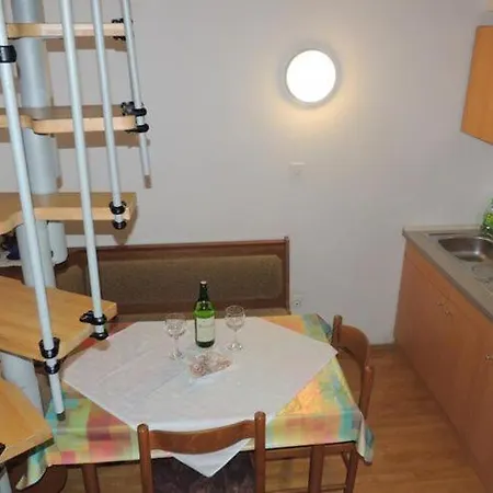 Travarevic - Two-bedroom Duplex 6 Adults דוברובניק