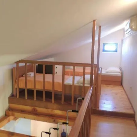 דירה Travarevic - Two-bedroom Duplex 6 Adults *